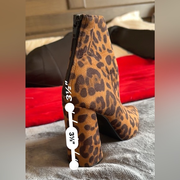 Leopard Print Ankle Boots used like new 🐆
(G) - Picture 7 of 7